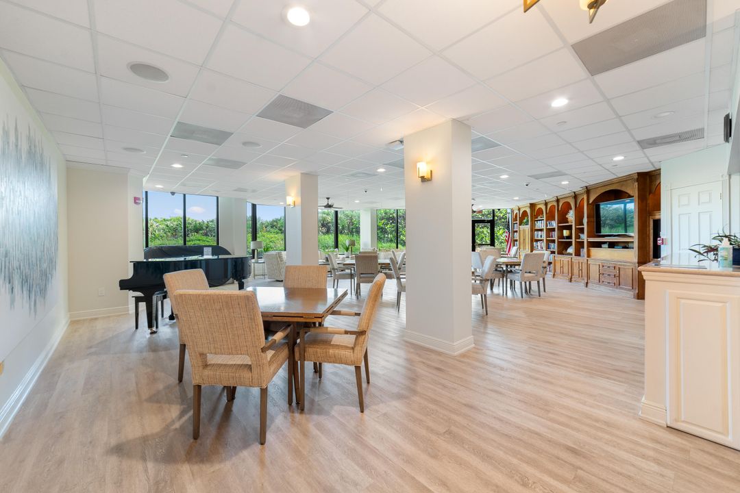 For Sale: $425,000 (1 beds, 2 baths, 1011 Square Feet)