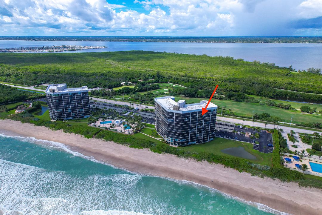 For Sale: $425,000 (1 beds, 2 baths, 1011 Square Feet)