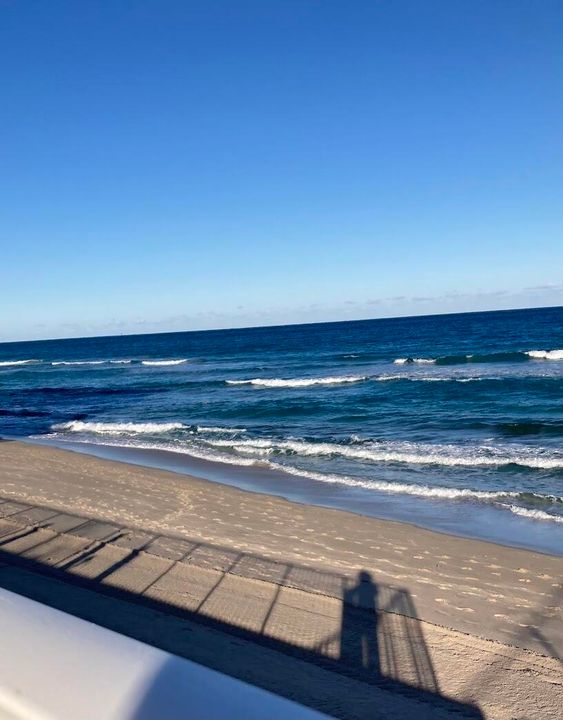 Active With Contract: $3,500 (1 beds, 2 baths, 983 Square Feet)