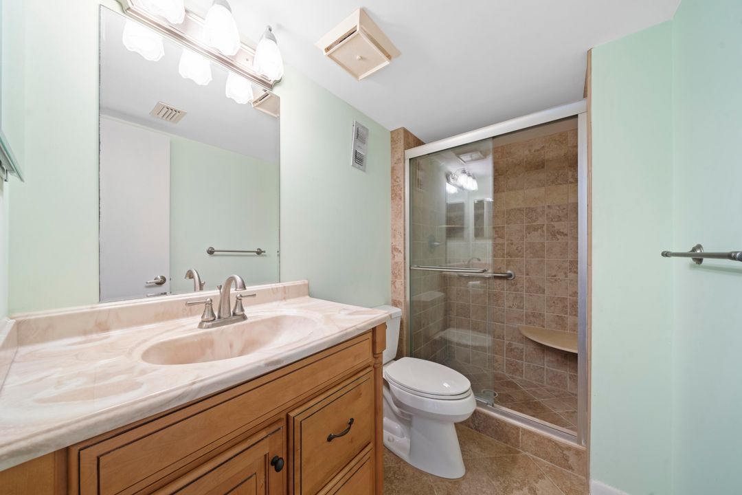 Active With Contract: $1,550 (2 beds, 2 baths, 960 Square Feet)