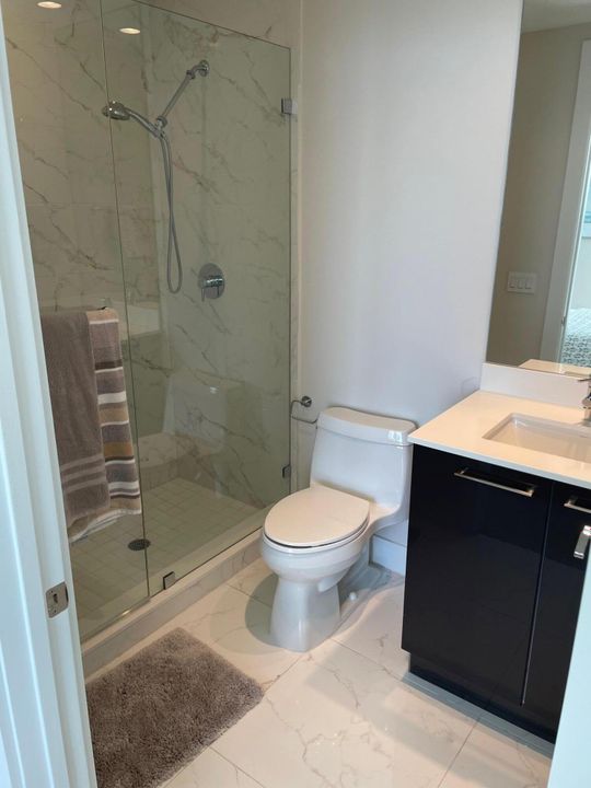 合同活跃: $10,000 (2 贝兹, 2 浴室, 1578 平方英尺)