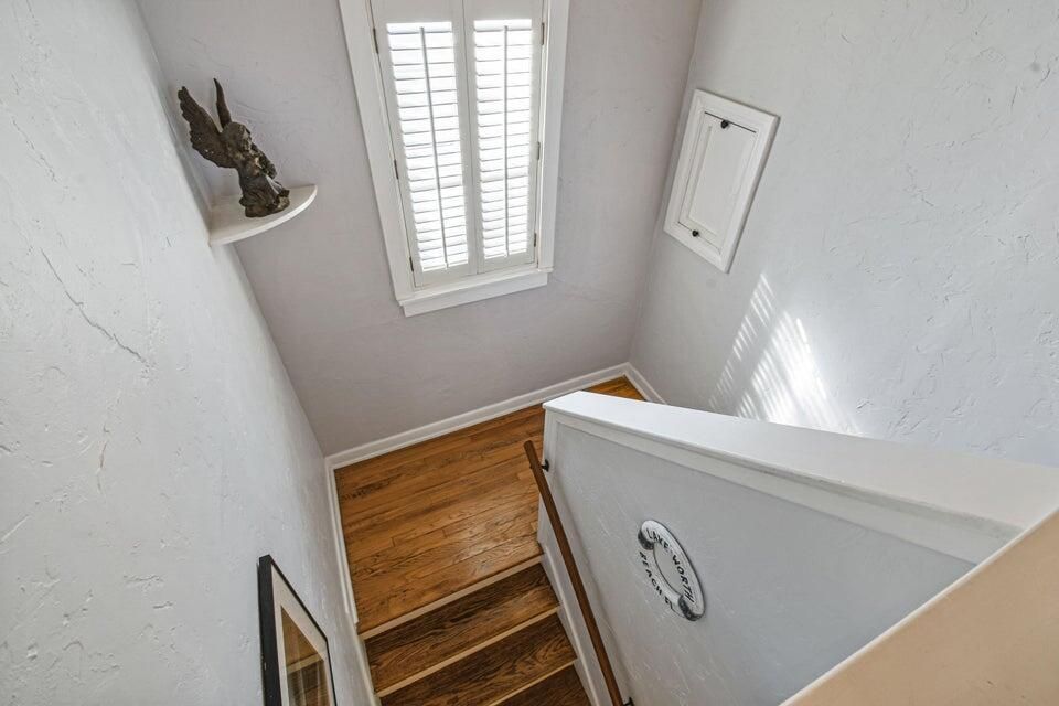 Active With Contract: $440,000 (3 beds, 2 baths, 1835 Square Feet)