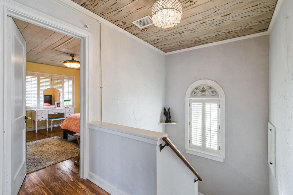 Active With Contract: $440,000 (3 beds, 2 baths, 1835 Square Feet)