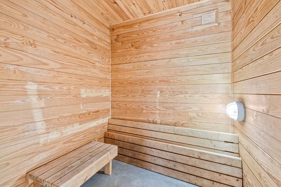 Active With Contract: $440,000 (3 beds, 2 baths, 1835 Square Feet)