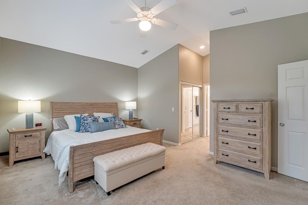 合同活跃: $395,000 (3 贝兹, 2 浴室, 1981 平方英尺)