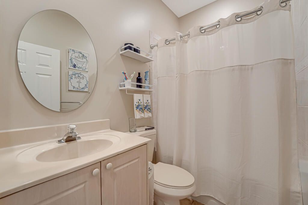 合同活跃: $395,000 (3 贝兹, 2 浴室, 1981 平方英尺)