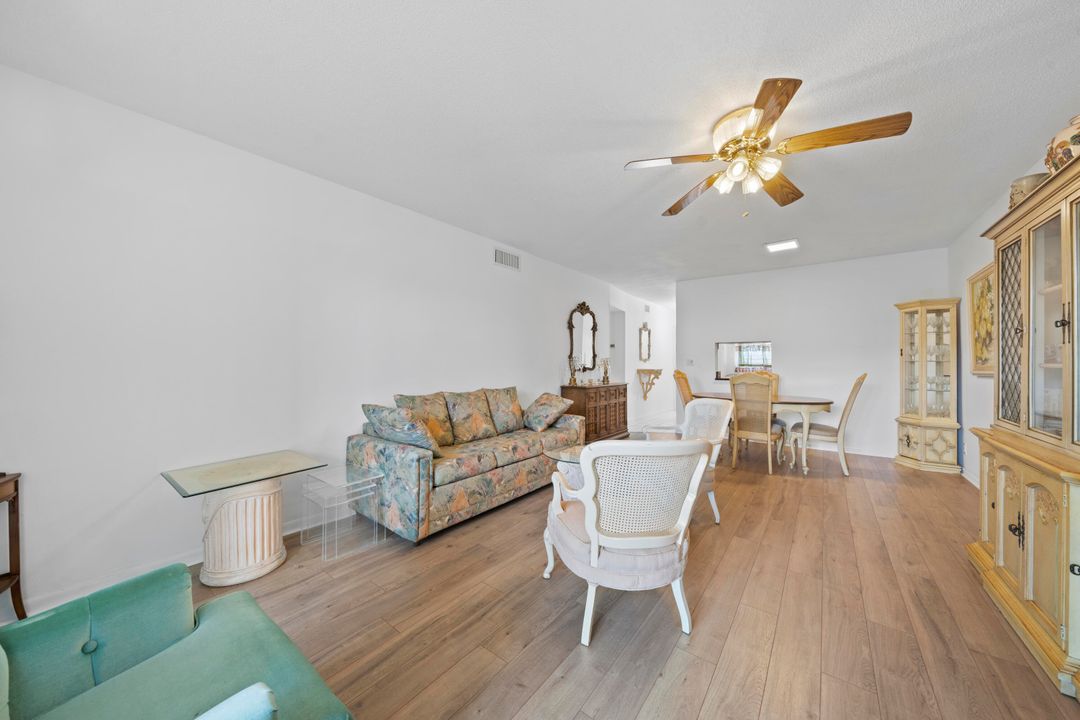 Active With Contract: $1,550 (2 beds, 2 baths, 960 Square Feet)