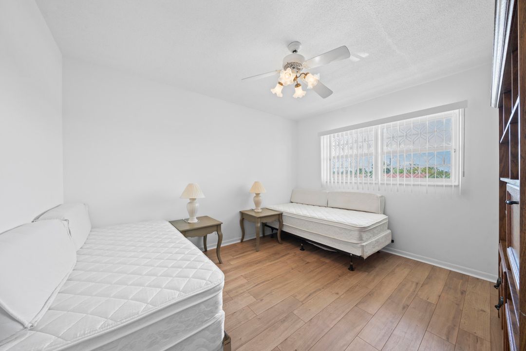 Active With Contract: $1,550 (2 beds, 2 baths, 960 Square Feet)