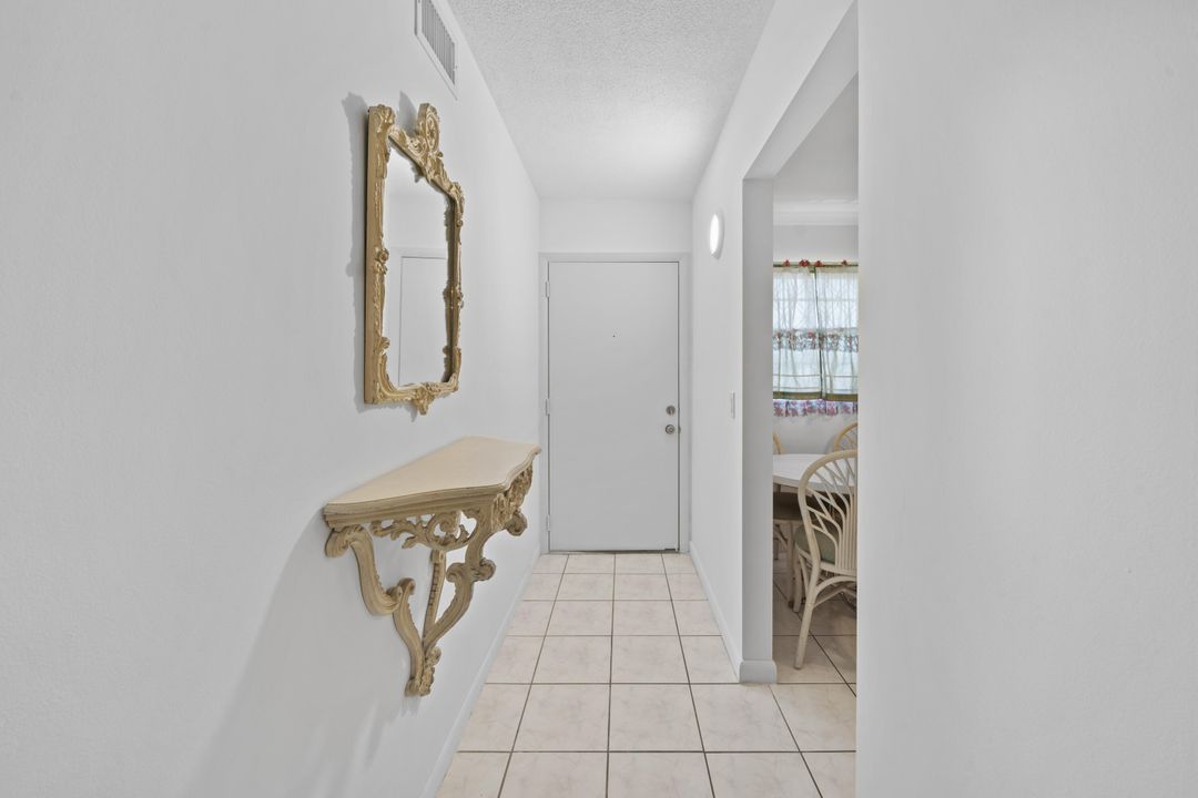 Active With Contract: $1,550 (2 beds, 2 baths, 960 Square Feet)