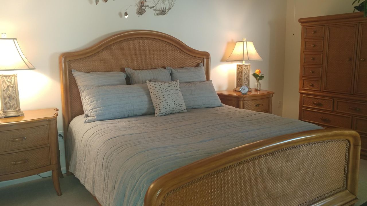 Под контрактом: $6,000 (3 спален, 2 ванн, 1889 Квадратных фут)