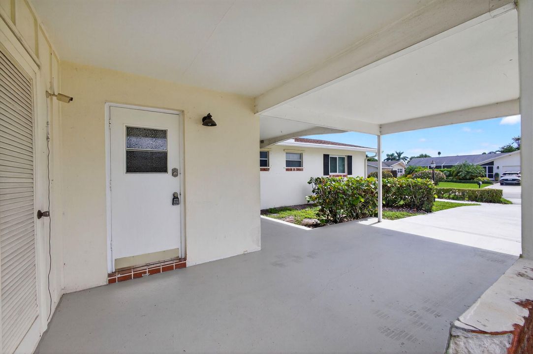 合同活跃: $500,000 (3 贝兹, 2 浴室, 1421 平方英尺)