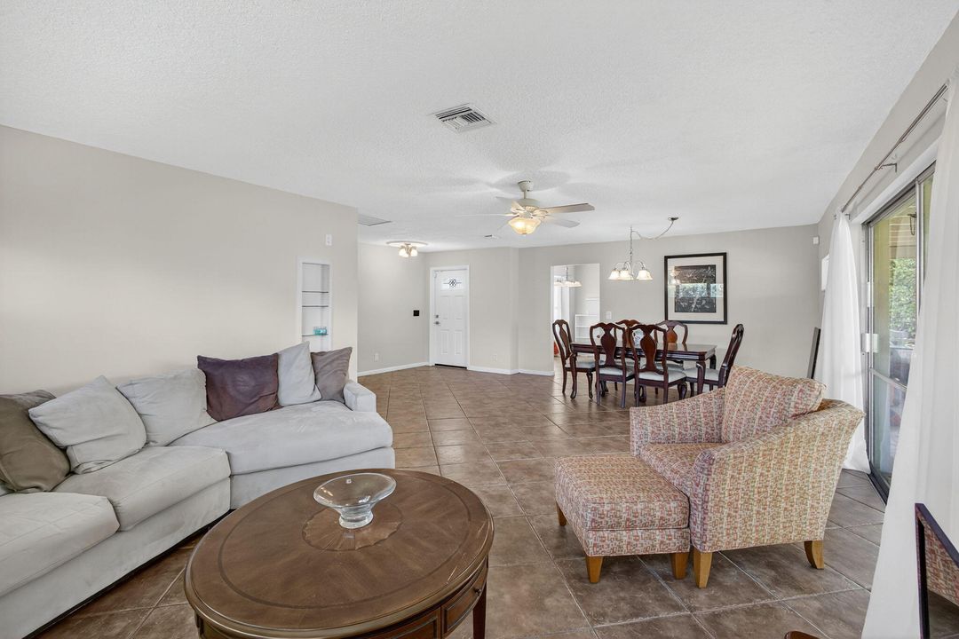 合同活跃: $500,000 (3 贝兹, 2 浴室, 1421 平方英尺)