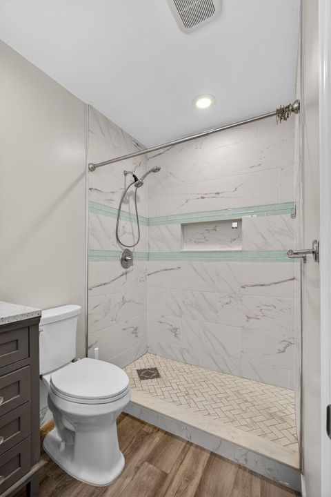 合同活跃: $500,000 (3 贝兹, 2 浴室, 1421 平方英尺)