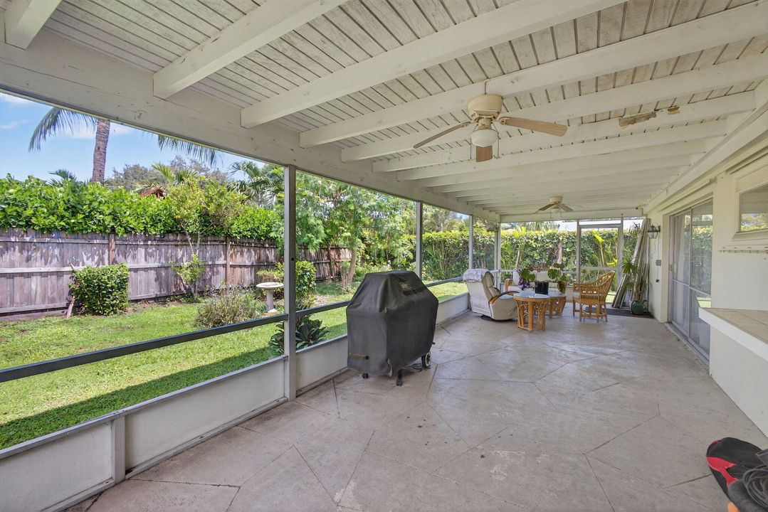 合同活跃: $500,000 (3 贝兹, 2 浴室, 1421 平方英尺)