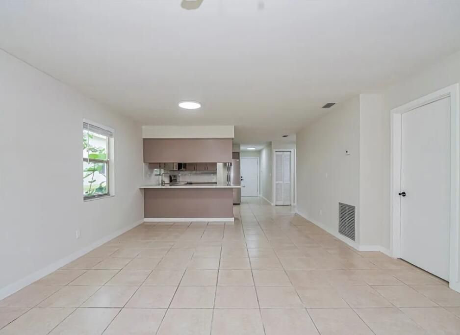 Activo con contrato: $234,900 (2 camas, 1 baños, 1158 Pies cuadrados)