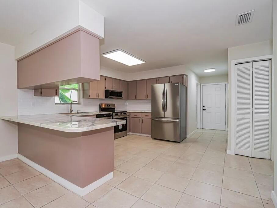 Activo con contrato: $234,900 (2 camas, 1 baños, 1158 Pies cuadrados)