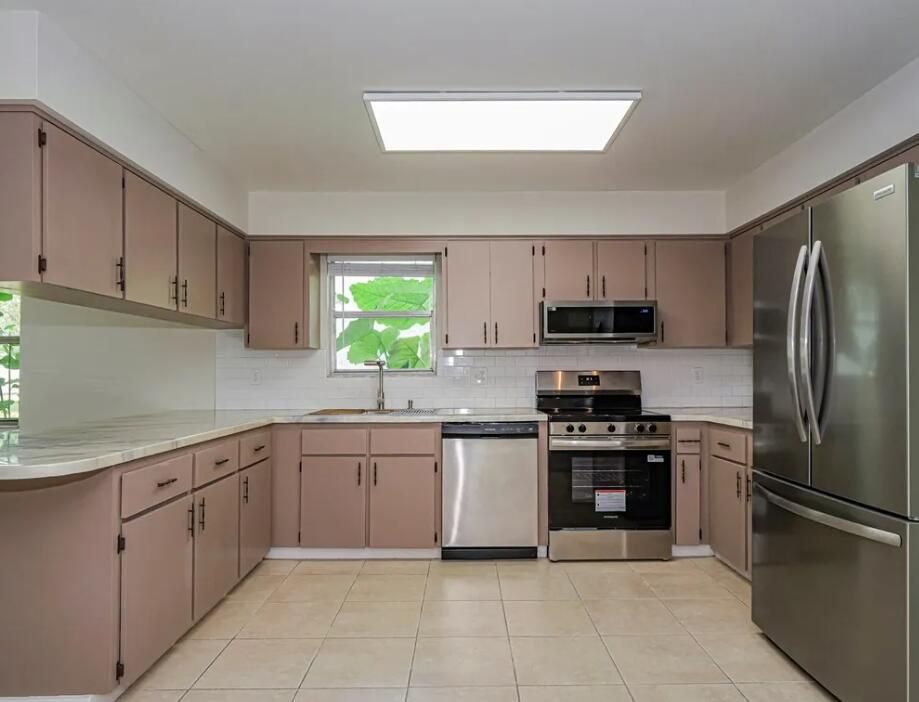 Activo con contrato: $234,900 (2 camas, 1 baños, 1158 Pies cuadrados)