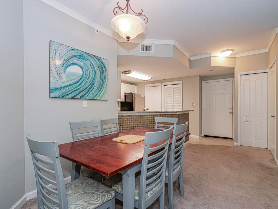 Activo con contrato: $269,000 (3 camas, 2 baños, 1190 Pies cuadrados)