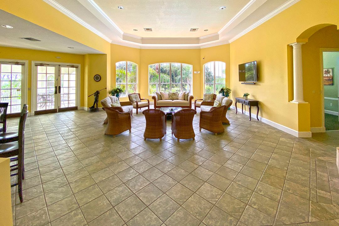 Activo con contrato: $269,000 (3 camas, 2 baños, 1190 Pies cuadrados)