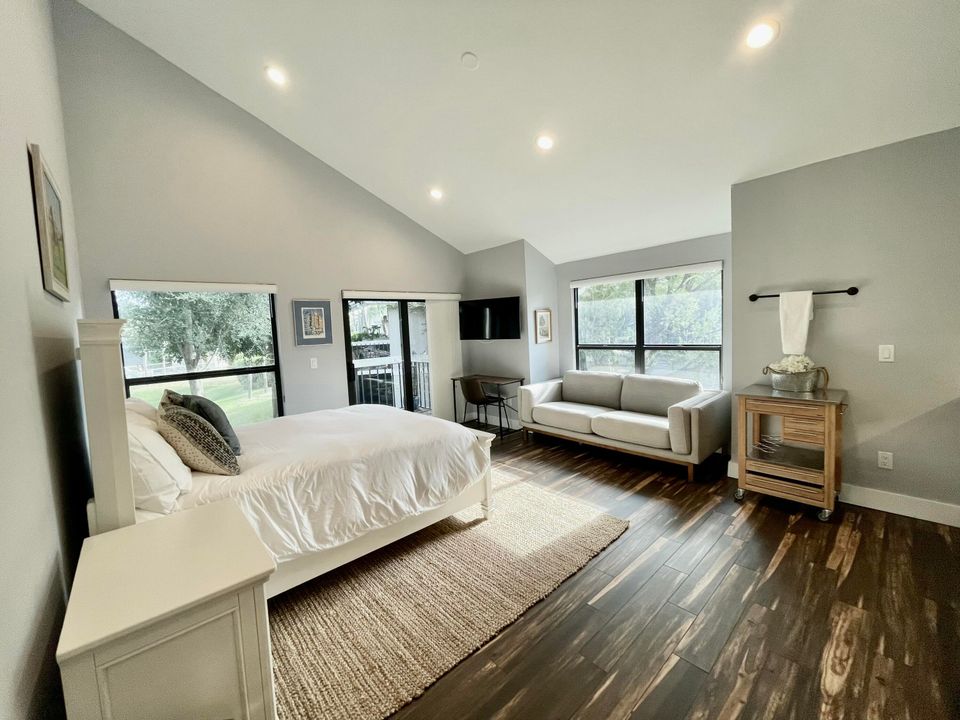 Под контрактом: $3,350 (1 спален, 1 ванн, 600 Квадратных фут)