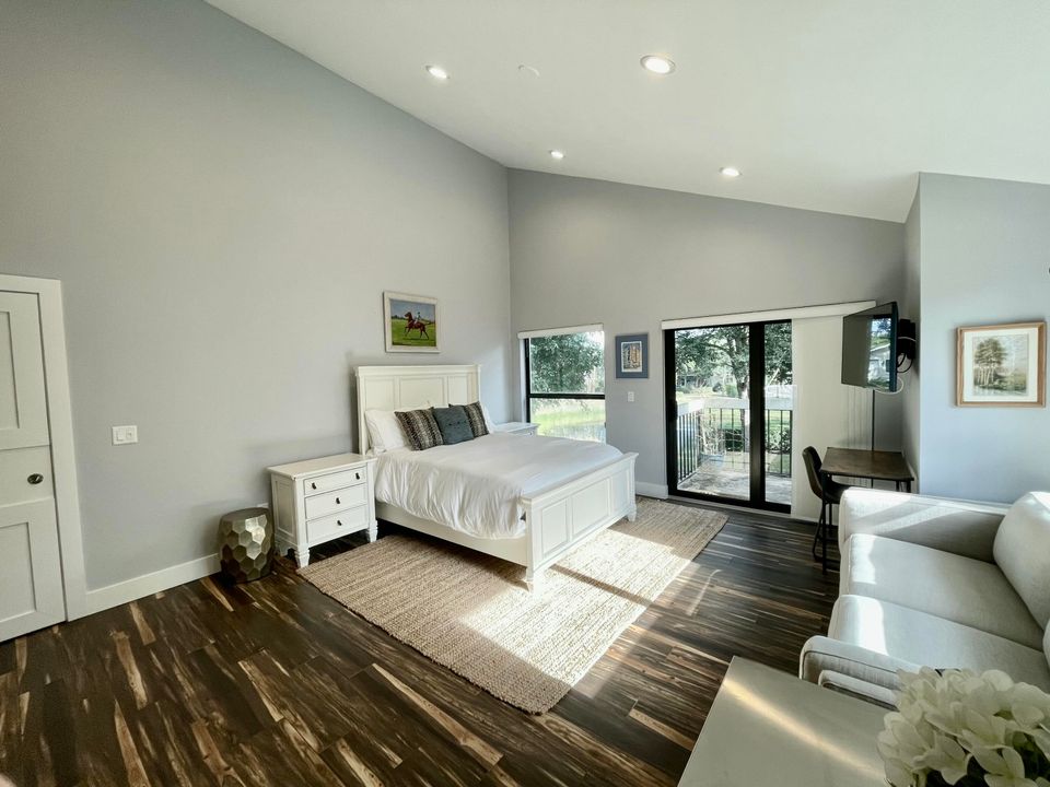 Под контрактом: $3,350 (1 спален, 1 ванн, 600 Квадратных фут)