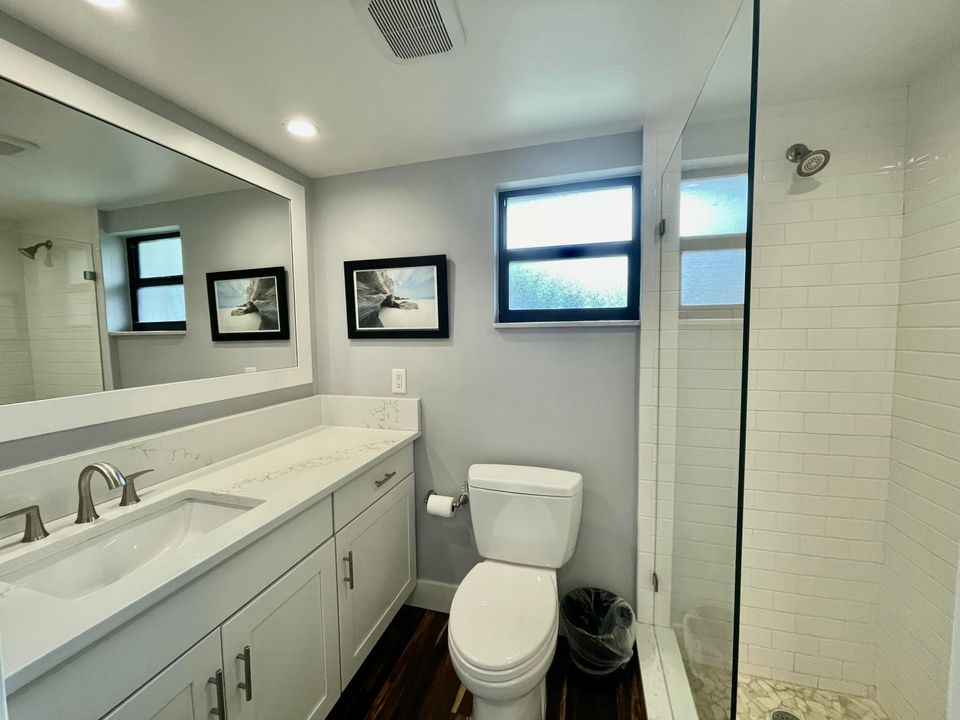 Под контрактом: $3,350 (1 спален, 1 ванн, 600 Квадратных фут)