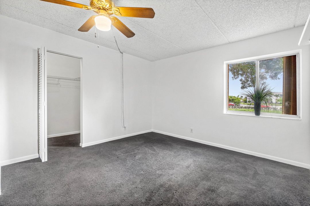 For Sale: $180,000 (2 beds, 1 baths, 880 Square Feet)