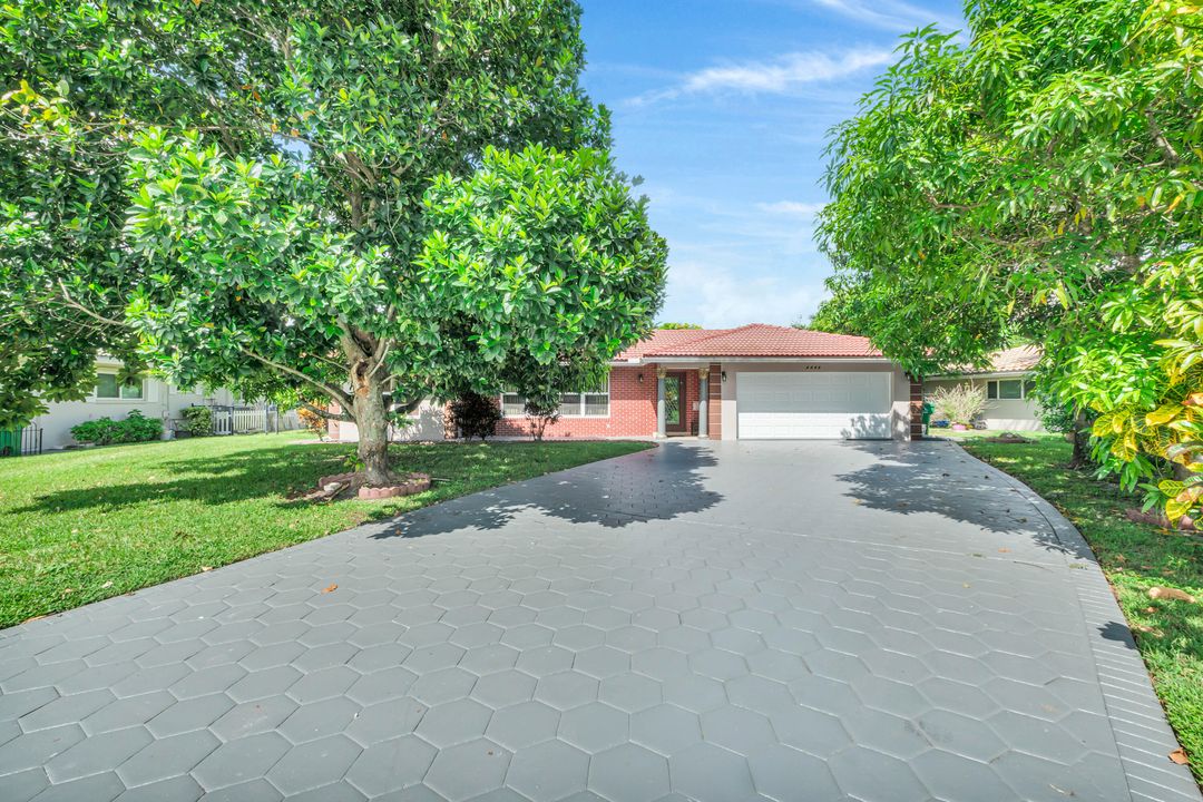 Active With Contract: $649,900 (4 beds, 3 baths, 1979 Square Feet)