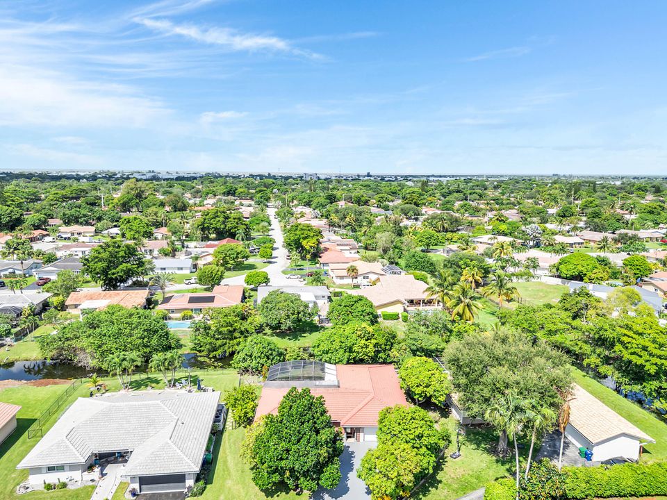 Active With Contract: $649,900 (4 beds, 3 baths, 1979 Square Feet)