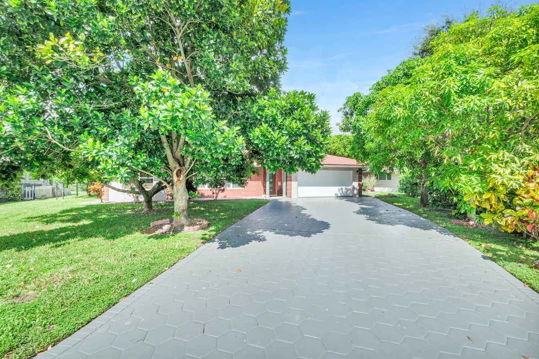 Active With Contract: $649,900 (4 beds, 3 baths, 1979 Square Feet)