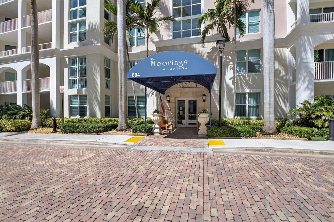 合同活跃: $225,000 (1 贝兹, 1 浴室, 797 平方英尺)