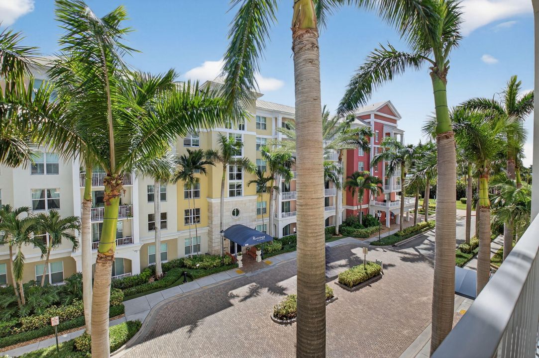 合同活跃: $225,000 (1 贝兹, 1 浴室, 797 平方英尺)