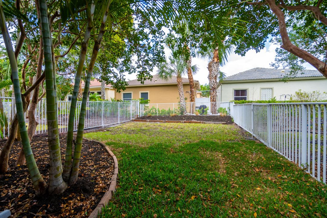 Active With Contract: $499,900 (3 beds, 2 baths, 1870 Square Feet)