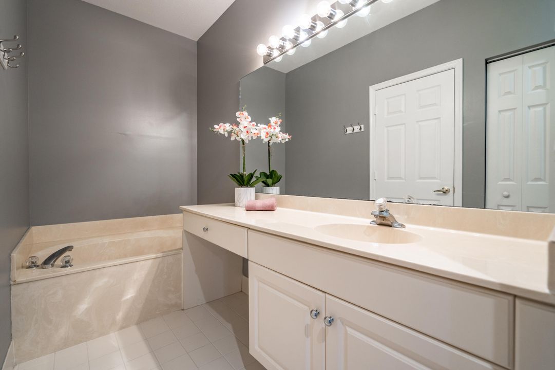 Active With Contract: $499,900 (3 beds, 2 baths, 1870 Square Feet)