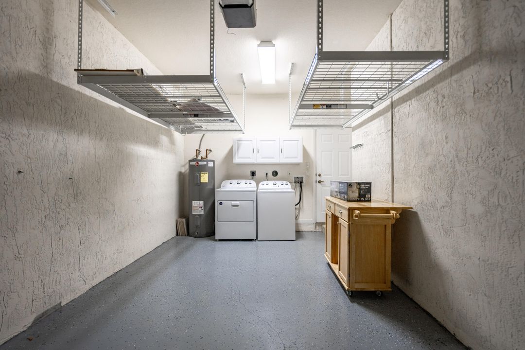 Active With Contract: $499,900 (3 beds, 2 baths, 1870 Square Feet)