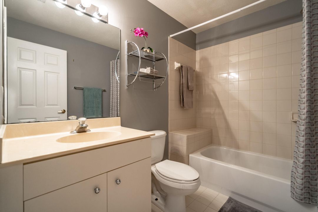 Active With Contract: $499,900 (3 beds, 2 baths, 1870 Square Feet)