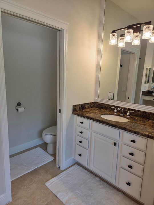 出租: $12,000 (4 贝兹, 3 浴室, 2779 平方英尺)