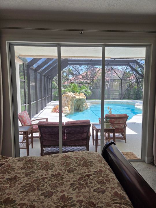 出租: $12,000 (4 贝兹, 3 浴室, 2779 平方英尺)