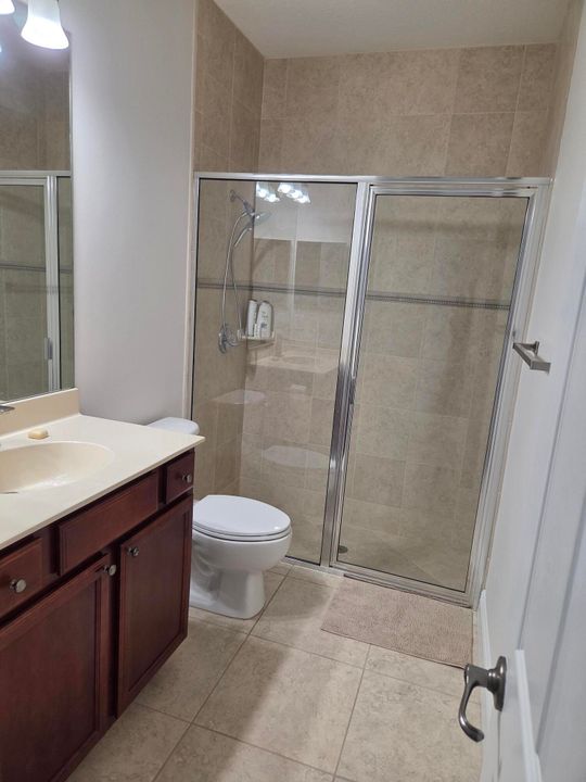 出租: $12,000 (4 贝兹, 3 浴室, 2779 平方英尺)