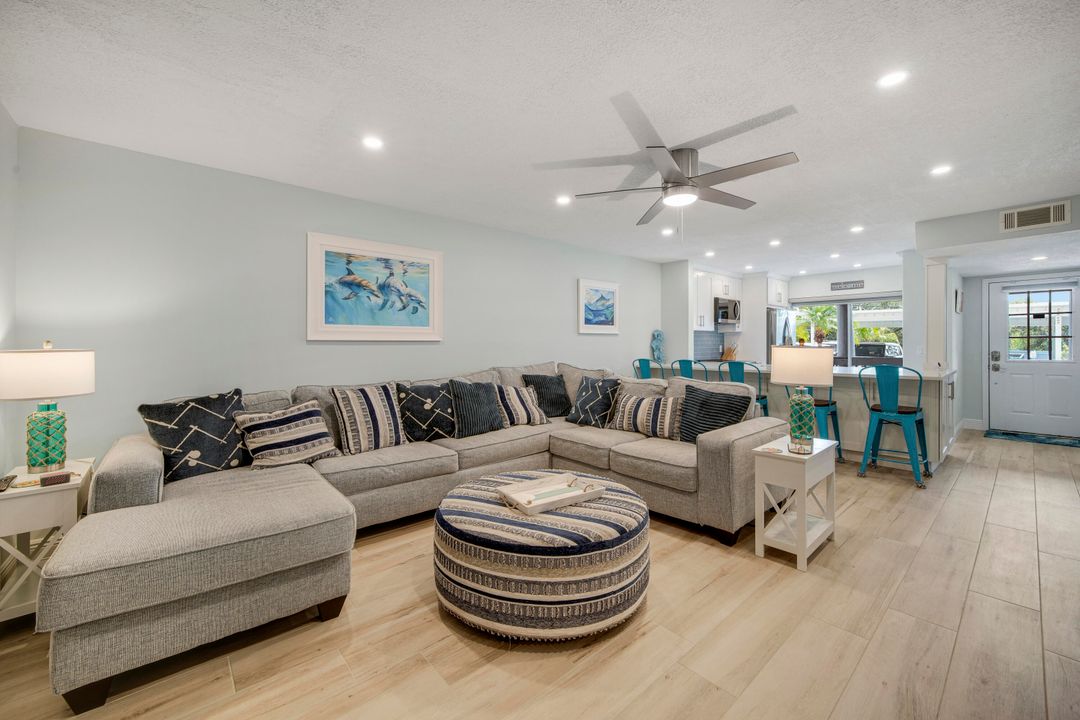 Activo con contrato: $3,500 (2 camas, 2 baños, 961 Pies cuadrados)