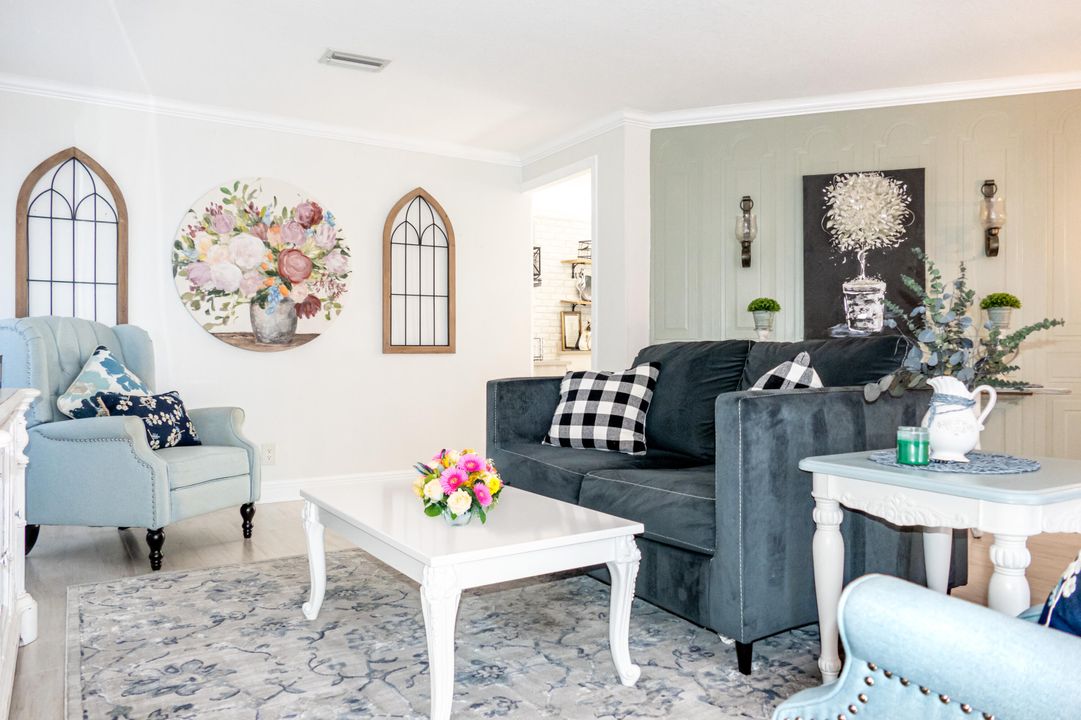 For Sale: $120,000 (2 beds, 2 baths, 1250 Square Feet)