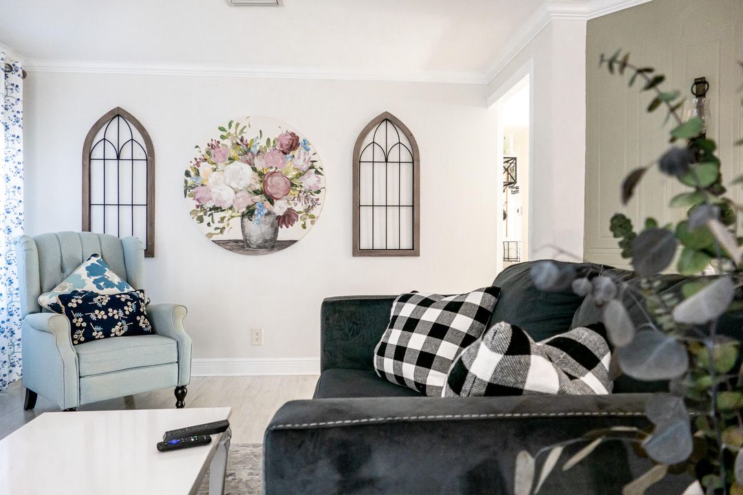 For Sale: $120,000 (2 beds, 2 baths, 1250 Square Feet)