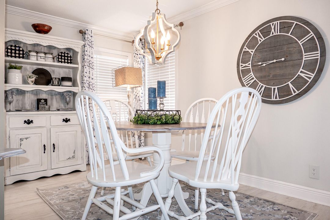 For Sale: $120,000 (2 beds, 2 baths, 1250 Square Feet)