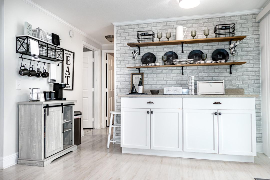 For Sale: $120,000 (2 beds, 2 baths, 1250 Square Feet)