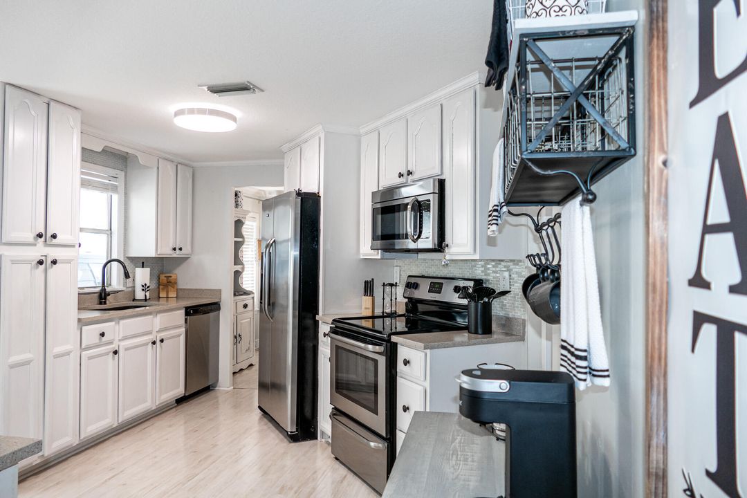 For Sale: $120,000 (2 beds, 2 baths, 1250 Square Feet)