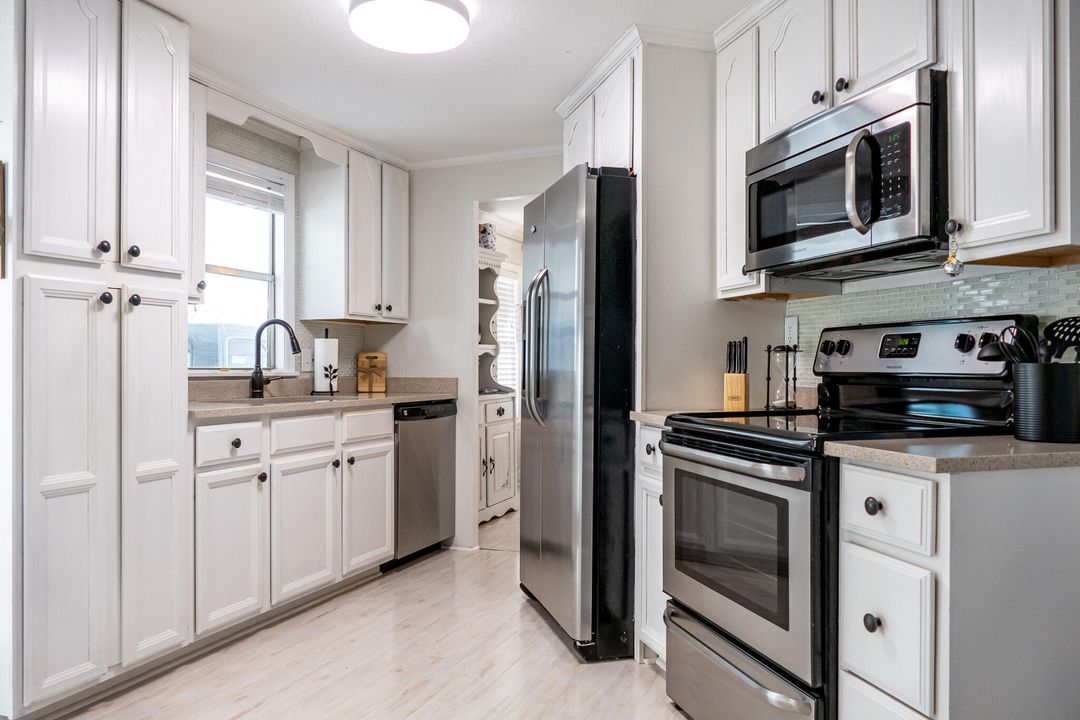 For Sale: $120,000 (2 beds, 2 baths, 1250 Square Feet)