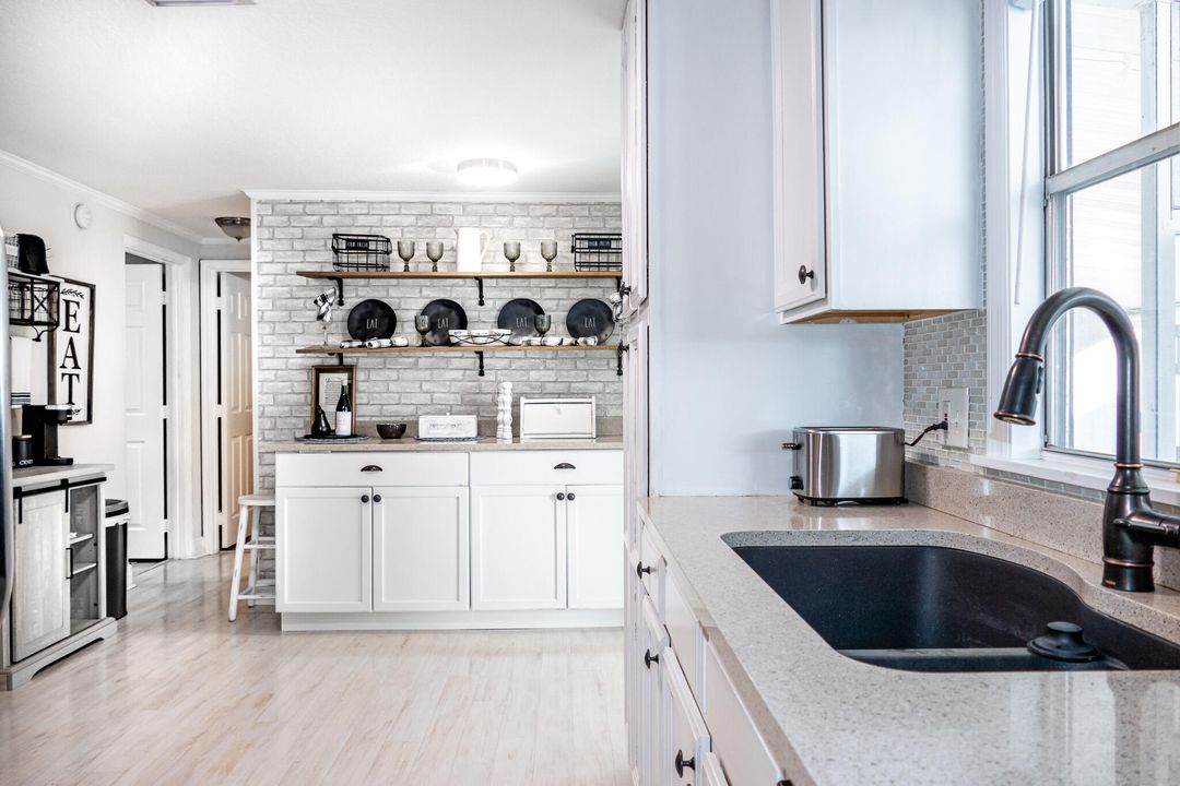 For Sale: $120,000 (2 beds, 2 baths, 1250 Square Feet)