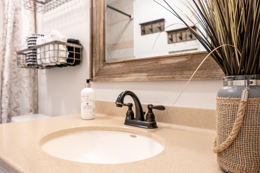 For Sale: $120,000 (2 beds, 2 baths, 1250 Square Feet)