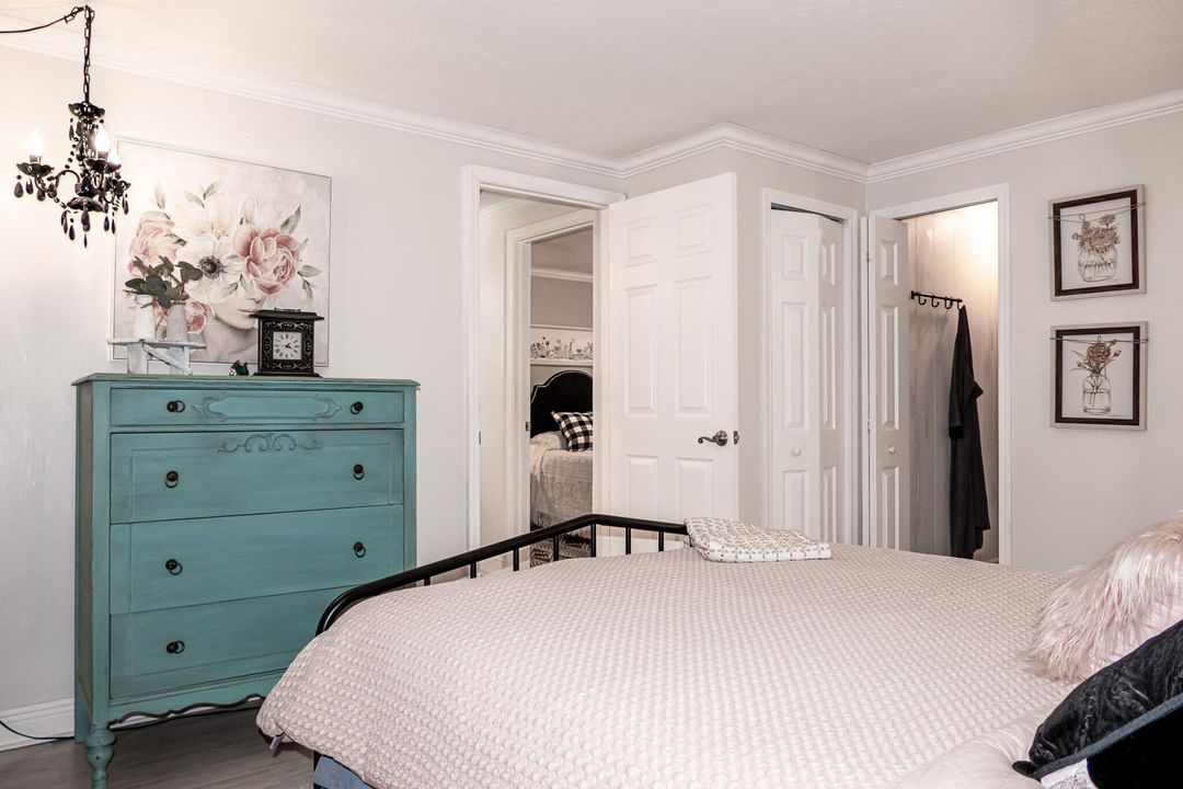 For Sale: $120,000 (2 beds, 2 baths, 1250 Square Feet)