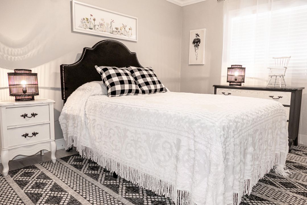 For Sale: $120,000 (2 beds, 2 baths, 1250 Square Feet)